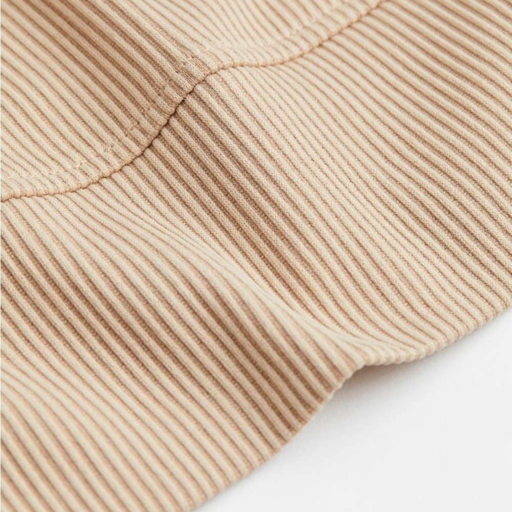 NEW H&M Ribbed Crop Top - Picture 3 of 3